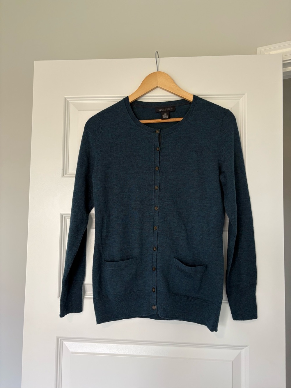 Banana Republic Merino Wool Blend Cottagecore Front Button Sweater Small Preppy